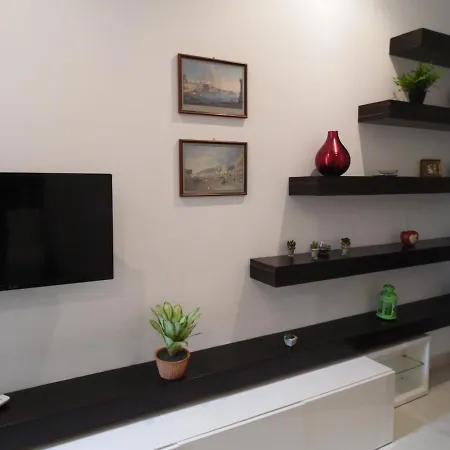Giomar Apartment *