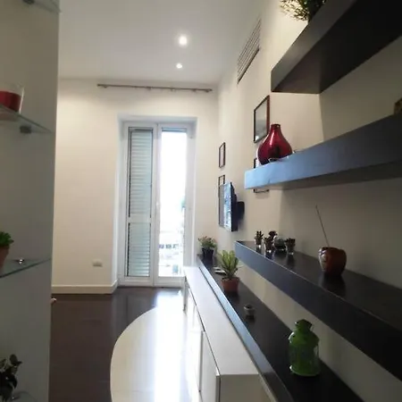 Giomar Naples